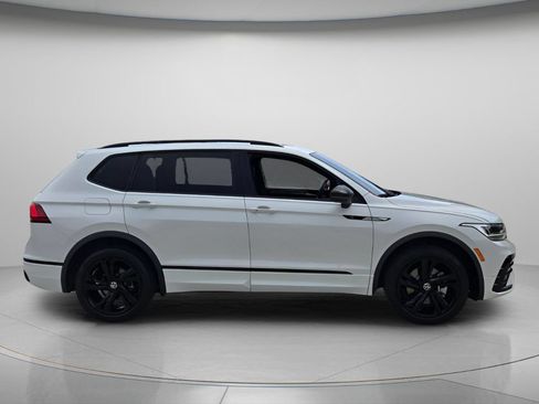 Certified 2024 Volkswagen Tiguan SE R-Line AWD/4WD image 7