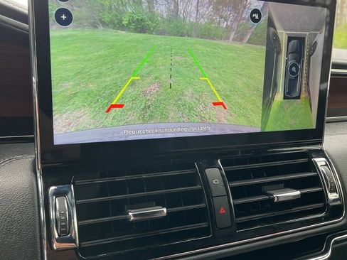 Used 2022 Lincoln Navigator Reserve AWD/4WD image 12