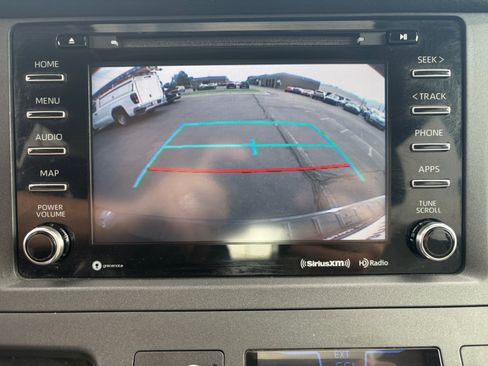 Used 2019 Toyota Sienna XLE AWD/4WD image 19