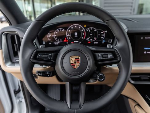 Certified 2026 Porsche Cayenne AWD/4WD image 28