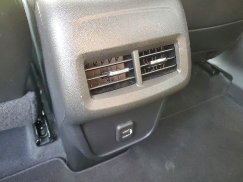 Used 2022 GMC Terrain SLT image 12