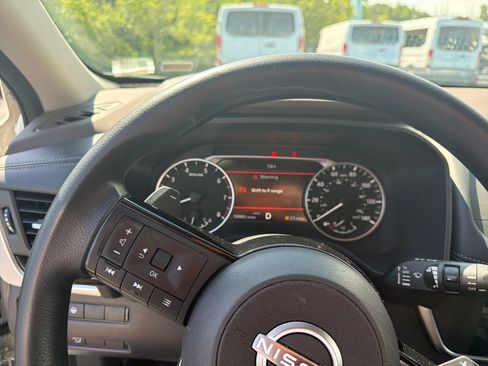 Used 2023 Nissan Rogue SV AWD/4WD image 12