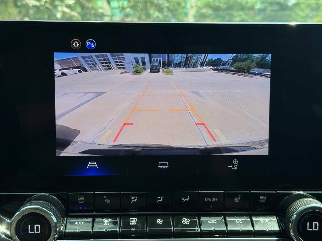 Used 2025 Chevrolet Colorado ZR2 AWD/4WD image 17