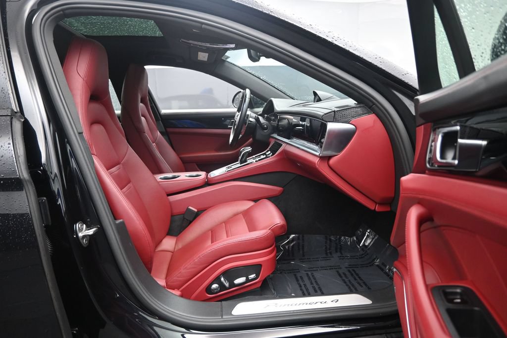 Used 2019 Porsche Panamera image 30