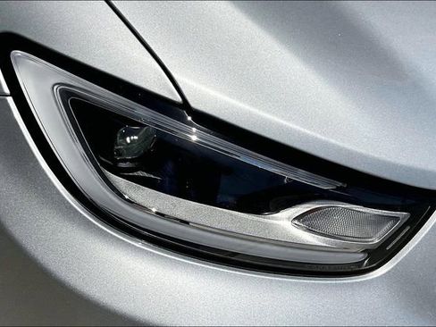 New 2023 Chrysler Pacifica Touring-L image 11