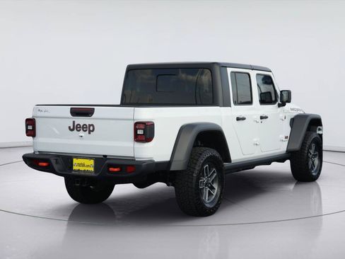 Used 2025 Jeep Gladiator Mojave w/ Convenience Group AWD/4WD image 6