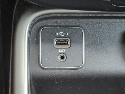 Used 2019 Jeep Compass Latitude FWD image 21