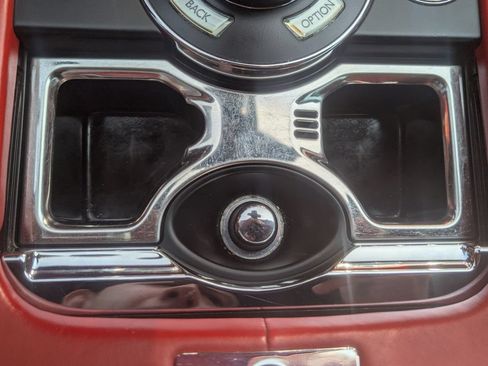 Used 2018 Rolls-Royce Dawn RWD image 33
