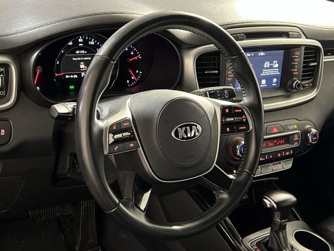 Used 2019 Kia Sorento EX image 14