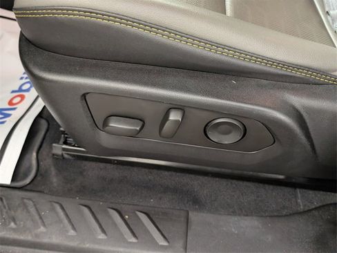 Used 2023 Chevrolet Colorado ZR2 w/ ZR2 Convenience Package III image 11