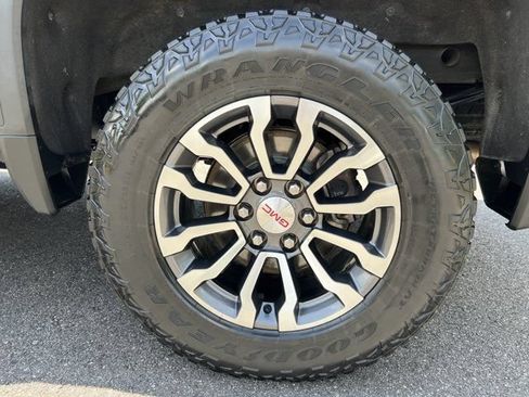 Used 2019 GMC Sierra 1500 AT4 w/ Off Road Performance Package AWD/4WD image 27