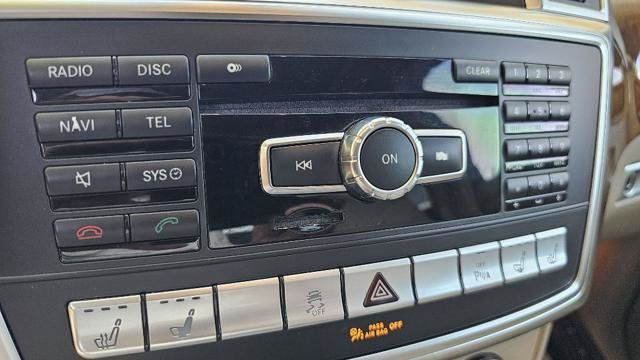 Used 2014 Mercedes-Benz GL 550 4MATIC w/ Driver Assistance Package image 28