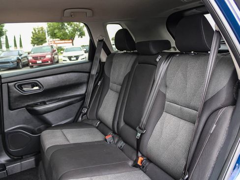 Used 2025 Nissan Rogue SV AWD/4WD image 17