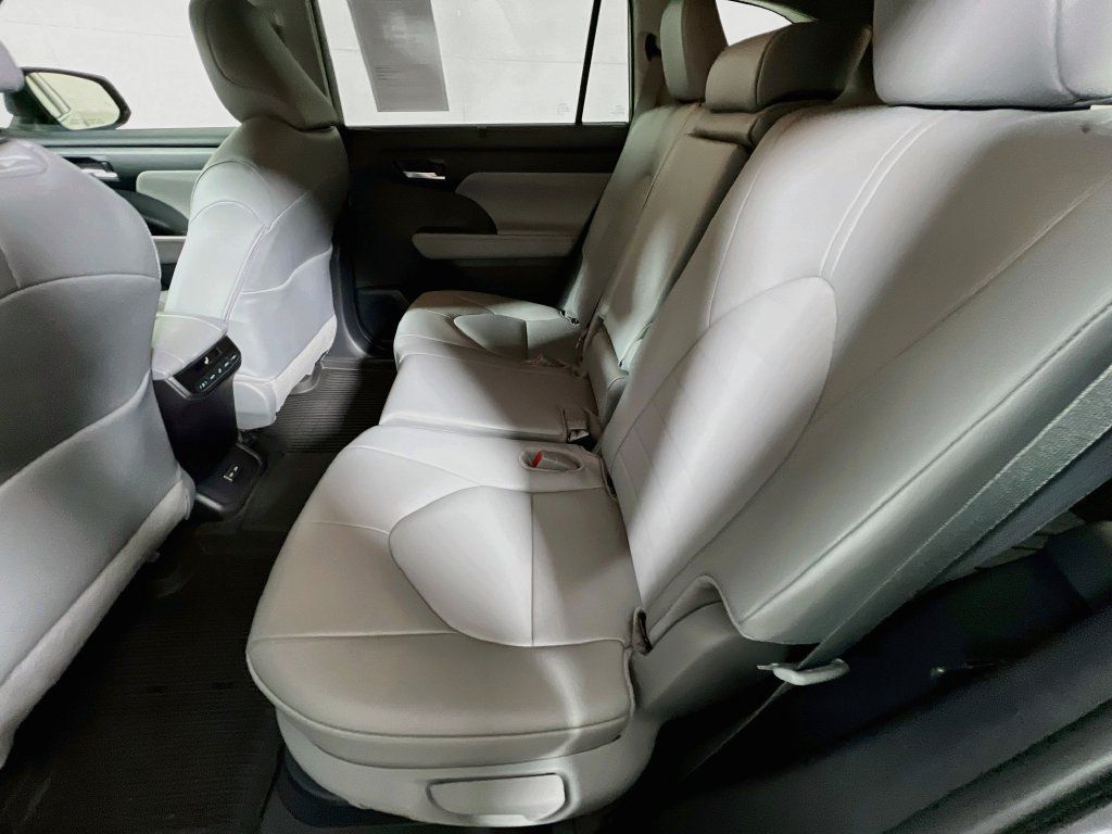 Certified 2026 Toyota Highlander XLE AWD/4WD image 22