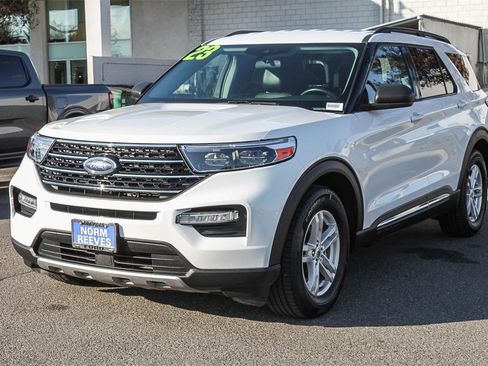 Used 2023 Ford Explorer XLT w/ Equipment Group 202A image 3