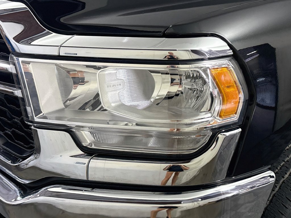 Used 2024 RAM 2500 Tradesman w/ Chrome Appearance Group AWD/4WD image 7