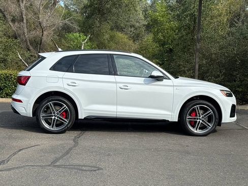 Certified 2024 Audi Q5 e Prestige w/ Prestige Package AWD/4WD image 4