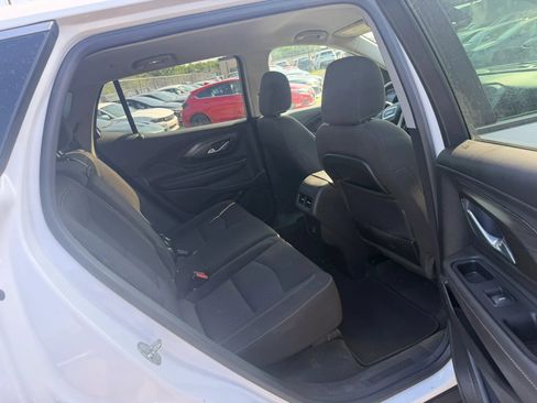 Used 2023 GMC Terrain SLE FWD image 28
