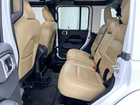Used 2019 Jeep Wrangler Unlimited Sahara AWD/4WD image 23