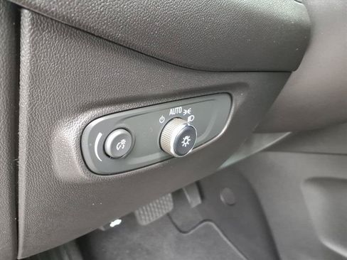 Used 2024 Chevrolet Equinox LT FWD image 22