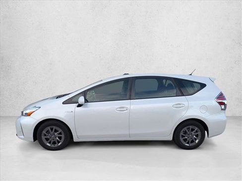 Used 2017 Toyota Prius V Two image 9
