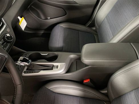 Used 2025 Buick Envista Preferred w/ Convenience I Package image 20