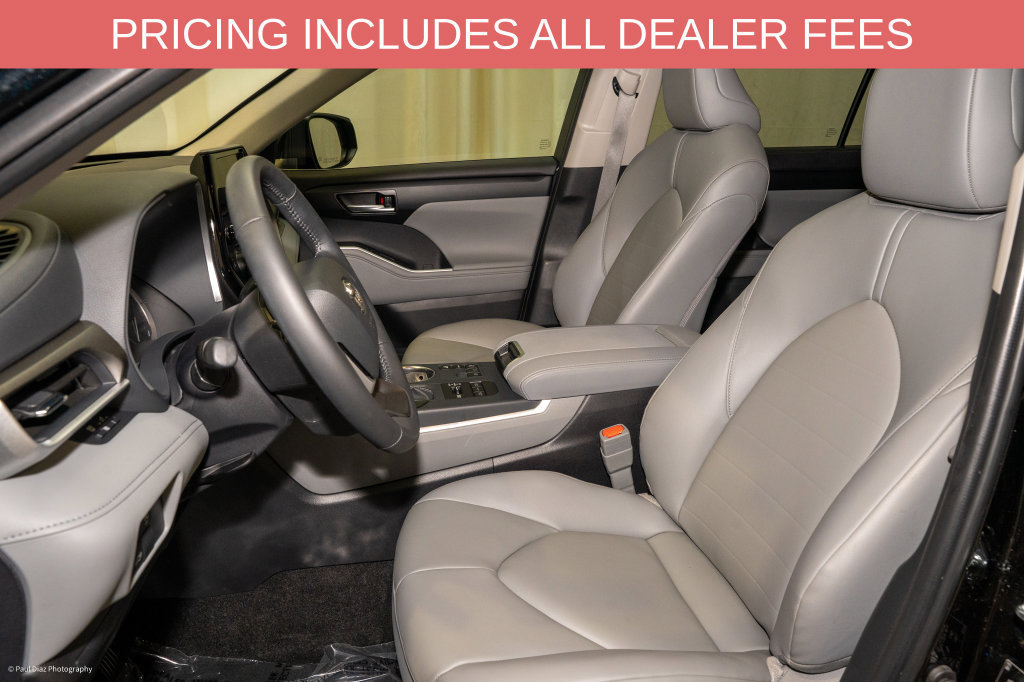 Used 2026 Toyota Highlander XLE AWD/4WD image 13