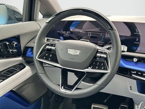 New 2026 Cadillac Optiq Luxury 1 image 5