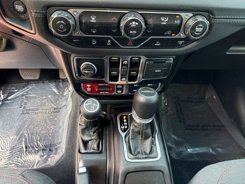 Certified 2024 Jeep Gladiator Rubicon image 15