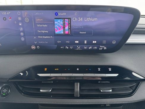 Used 2025 Buick Enclave Preferred image 8