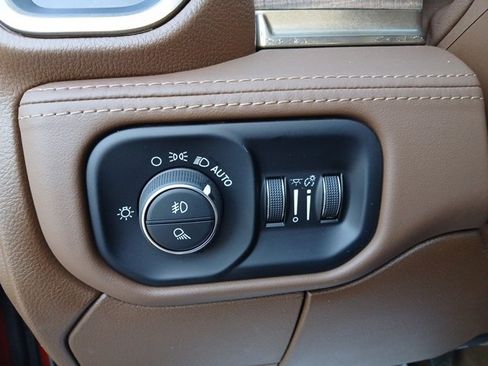 Used 2024 RAM 3500 Limited w/ Towing Technology Group image 16