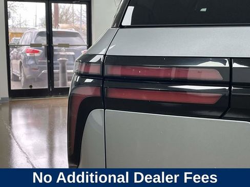Used 2024 Chevrolet Traverse LT AWD/4WD image 12