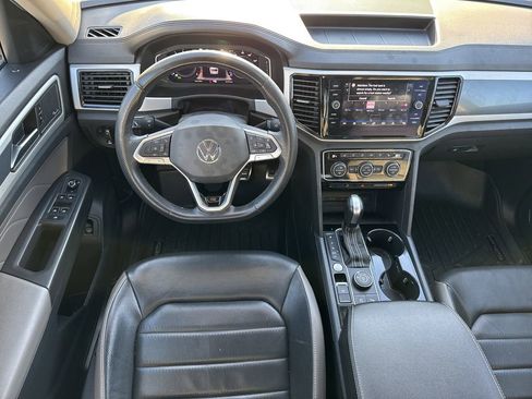 Used 2022 Volkswagen Atlas SEL Premium image 24