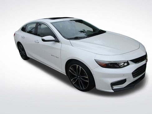 Used 2016 Chevrolet Malibu Premier w/ Driver Confidence Package II FWD image 7