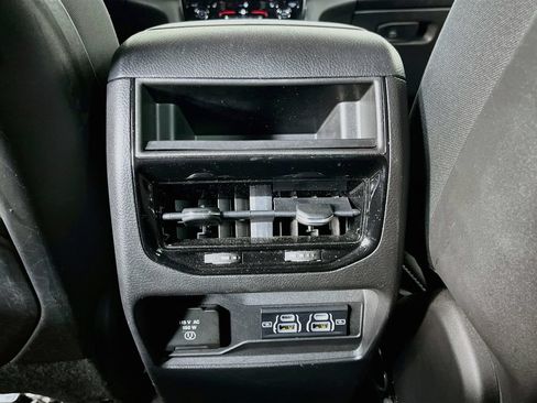 Used 2022 Jeep Grand Cherokee Altitude AWD/4WD image 33