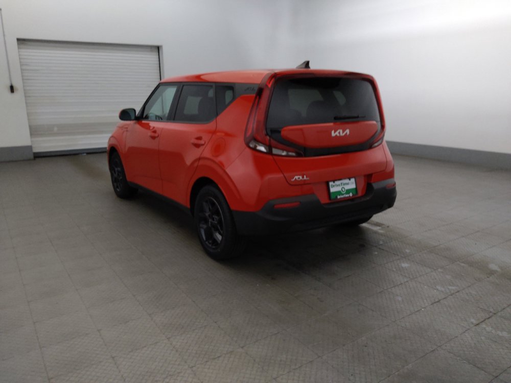 Used 2022 Kia Soul LX w/ Technology Package FWD image 5