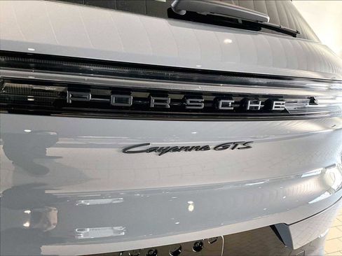 Used 2025 Porsche Cayenne GTS image 38
