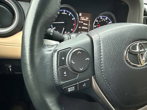 Used 2016 Toyota RAV4 XLE AWD/4WD image 26