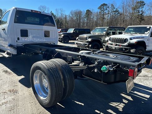 New 2025 RAM 5500 2WD Regular Cab image 10