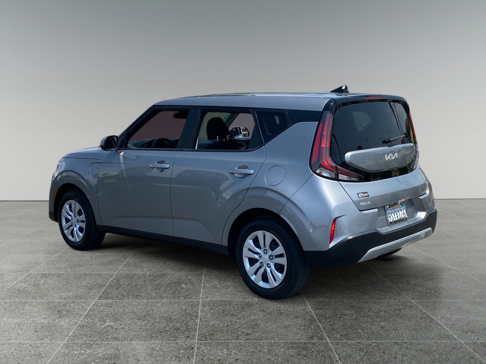 Used 2025 Kia Soul LX FWD image 3