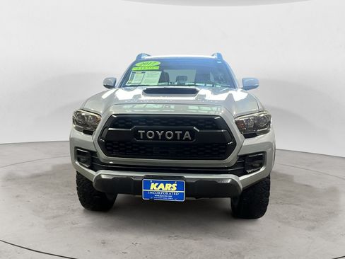Used 2017 Toyota Tacoma TRD Pro AWD/4WD image 2