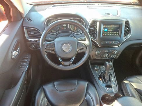 Used 2021 Jeep Cherokee Latitude Plus image 11