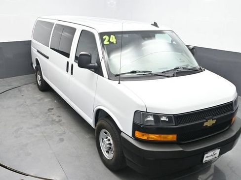 Used 2024 Chevrolet Express 3500 LS RWD image 25