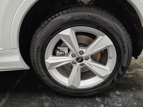 Certified 2025 Audi Q7 3.0T Premium w/ Convenience Package image 13