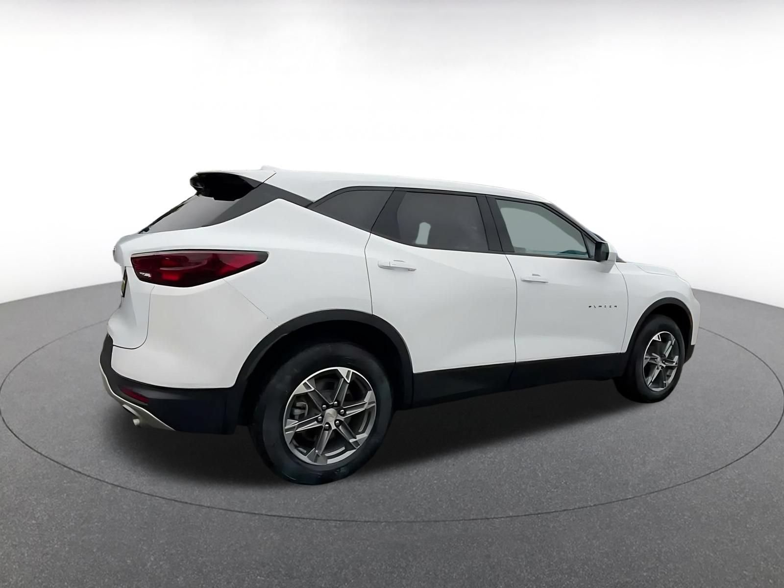 Used 2025 Chevrolet Blazer LT FWD image 14