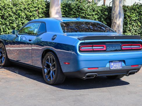 Used 2022 Dodge Challenger R/T w/ Blacktop Package RWD image 9