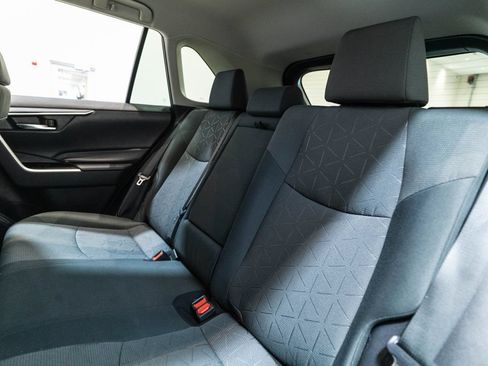 Used 2021 Toyota RAV4 XLE FWD image 30