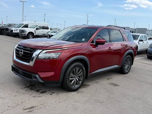 Used 2022 Nissan Pathfinder SV w/ SV Premium Package FWD image 23