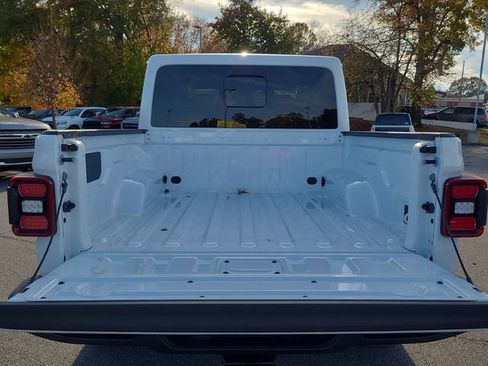 New 2026 Jeep Gladiator Mojave image 13