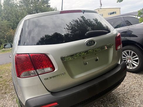 Used 2011 Kia Sorento LX AWD/4WD image 7